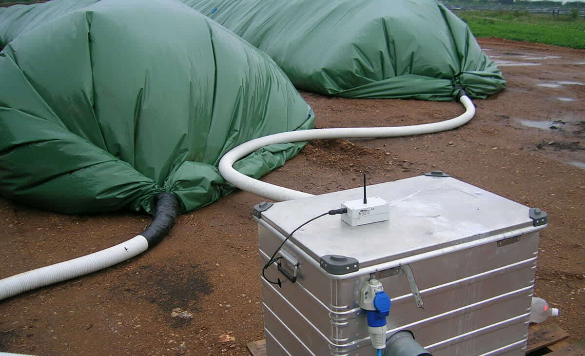 Composting support equipment on site